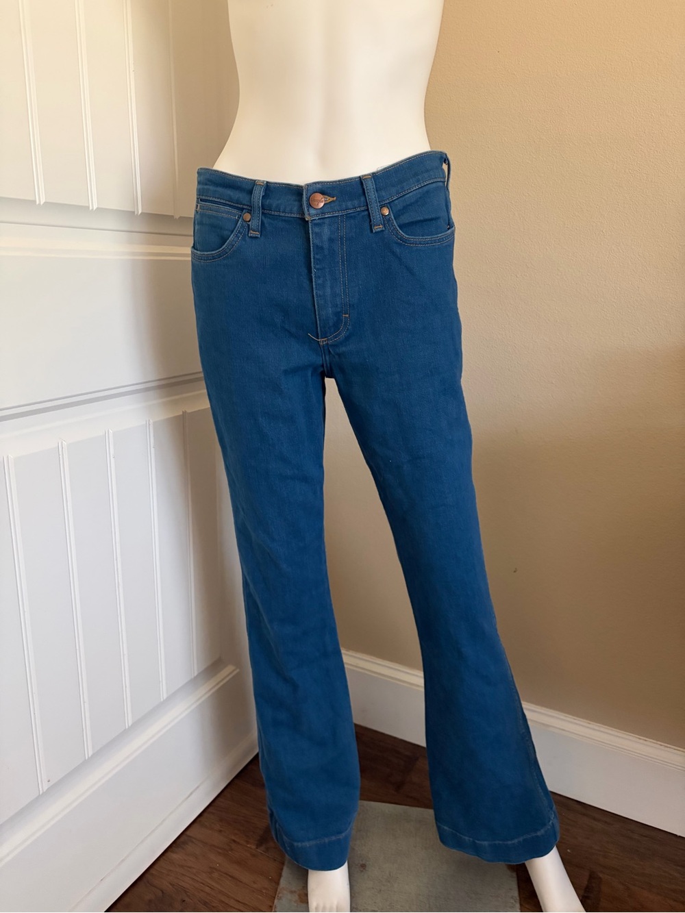 Wrangler Bootcut Jeans in Deep Blue Wash